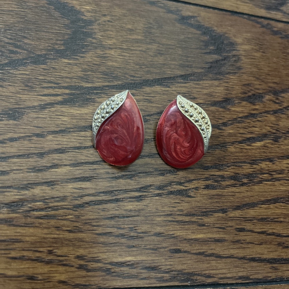 VTG Stud Earrings Teardrop Shape Red Swirl Tone Enamel & Gold Tone Made In USA